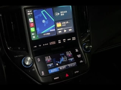 Cosmo Toyota Crown wireless Carplay demo